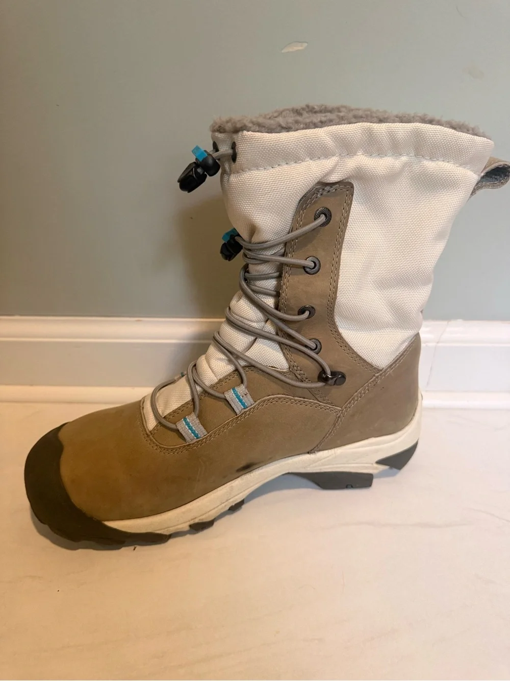 Keen Women's Wilma Lace Tan and White Insulated Winter Boots